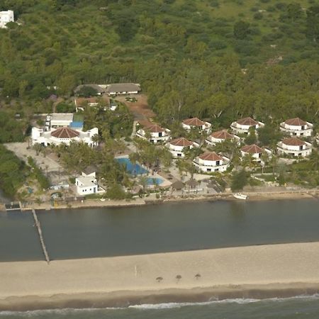 Laguna Beach Hotel Mbodiene Luaran gambar