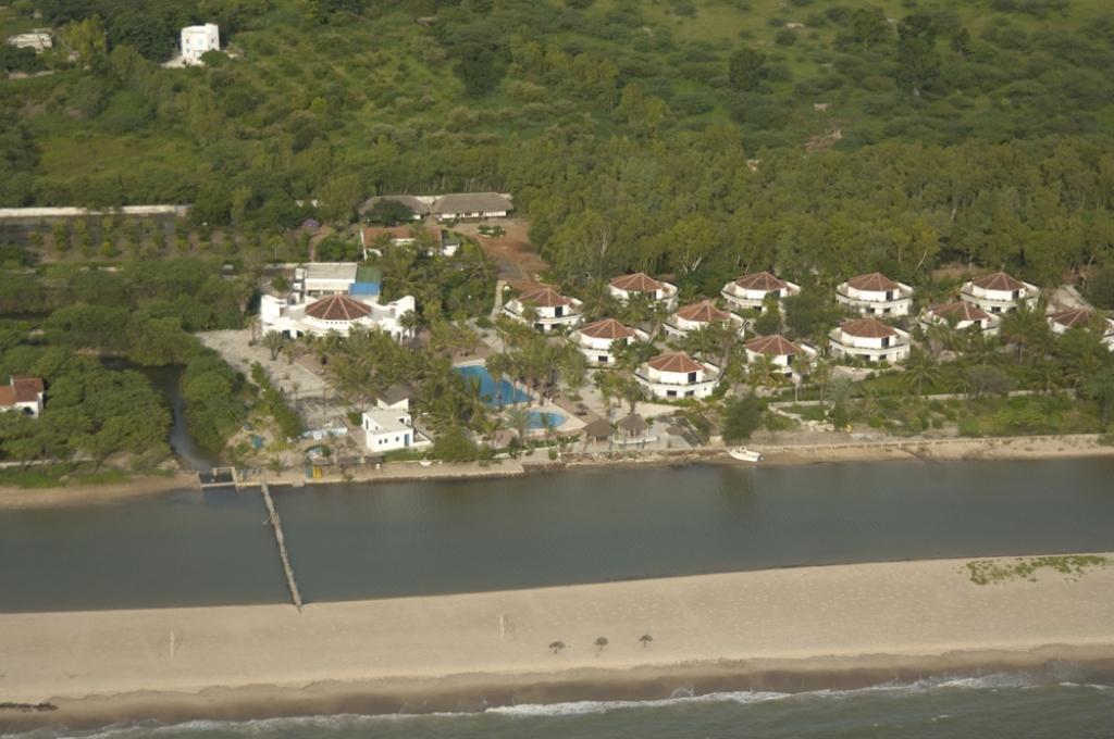 Laguna Beach Hotel Mbodiene Luaran gambar